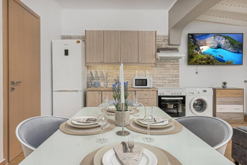 Dennis City Center Elegant Apartment Zakynthos Buitenkant foto