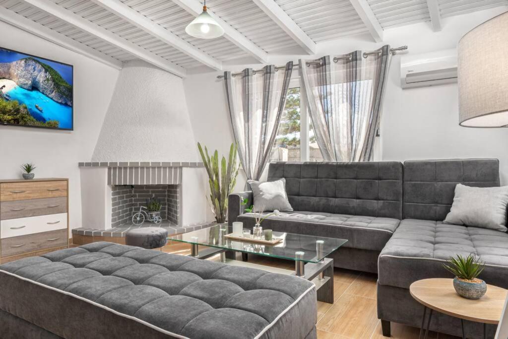 Dennis City Center Elegant Apartment Zakynthos Buitenkant foto